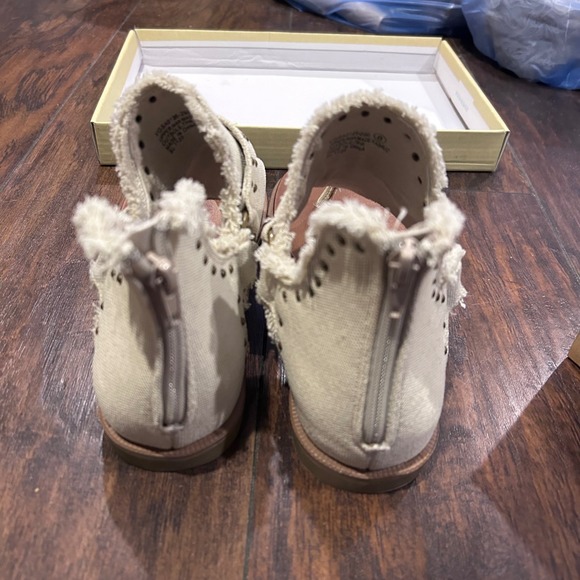 Very G Journey Gladiator Sandal Womens 11 Cream Thong Studded Boho Canvas New - Picture 4 of 7